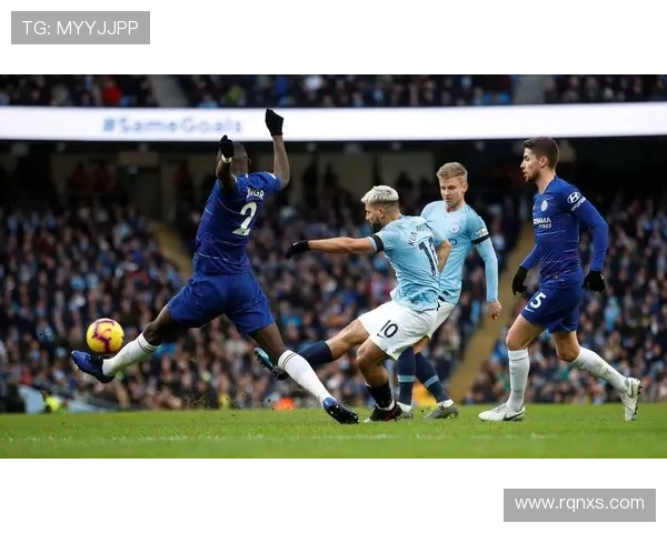 大马丁神勇扑救杜埃世界波 巴黎3-1逆袭维拉挺进欧冠四强